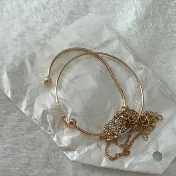 Elegant Gold Bangle Bracelet Set - Picture 1 of 2